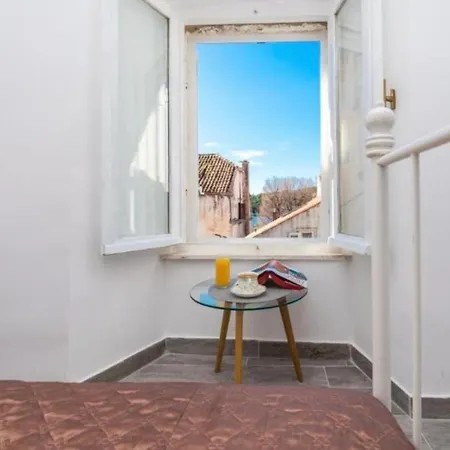 Blue Center Apartment