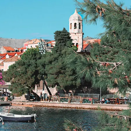Daire Blue Center Cavtat